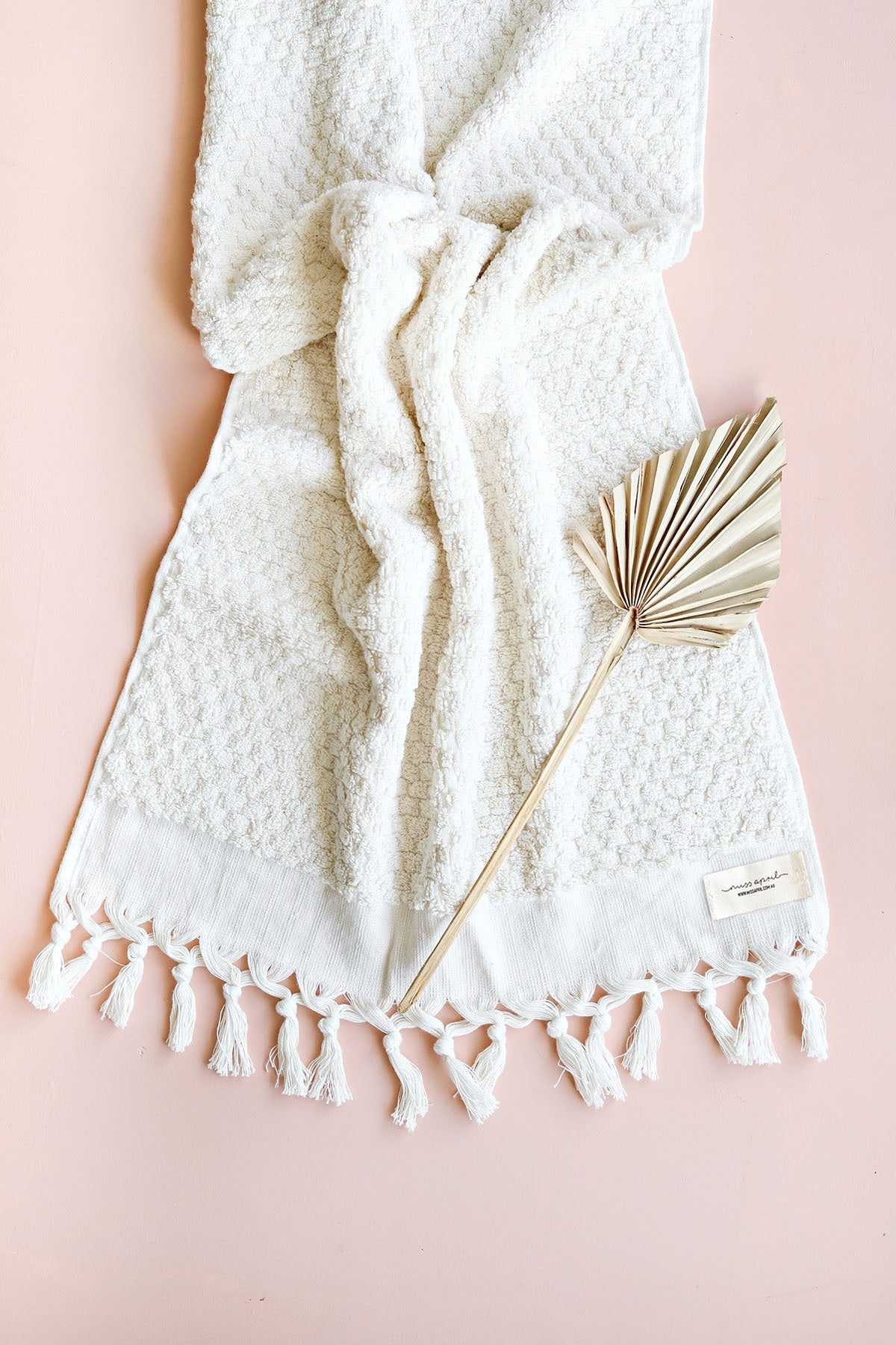 Miss April Hand Towel Pompom Natural